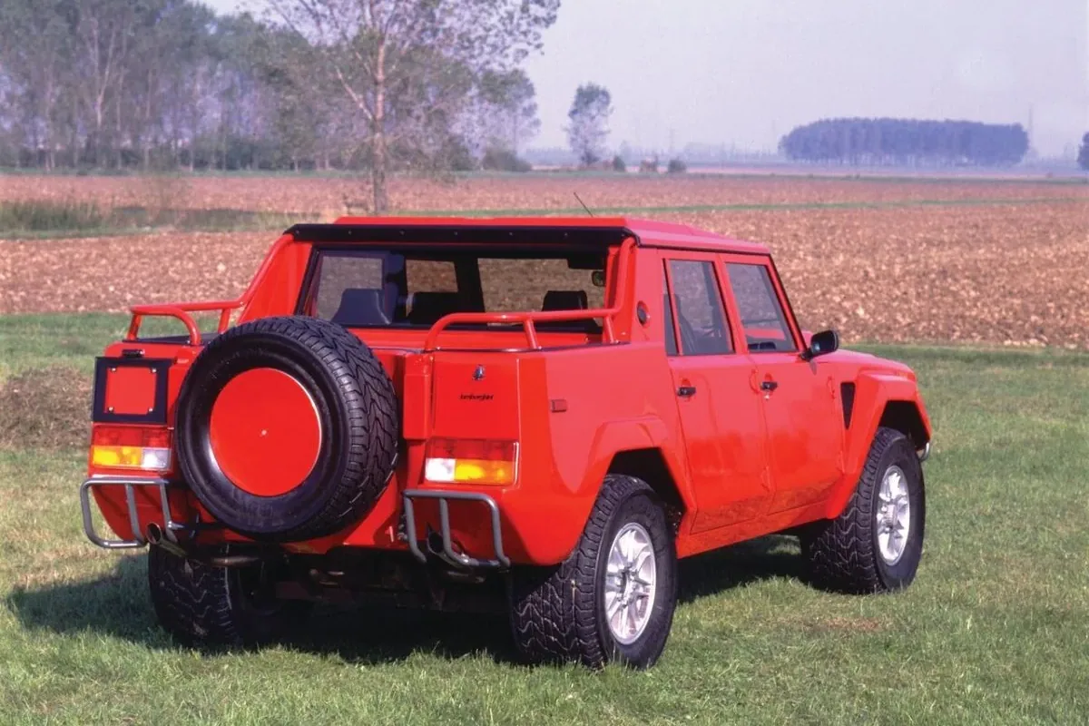 Lamborghini LM002