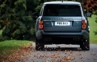 Range Rover P400e. Pierwsza hybryda — zdjęcie 4