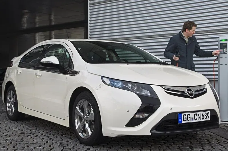 Samochód Roku 2012 - Opel Ampera