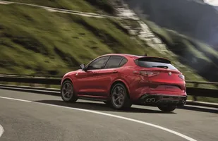 Alfa Romeo Stelvio Quadrifoglio już w sprzedaży — zdjęcie 4