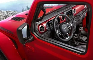 Jeep Wrangler. Zdjęcia wnętrza — zdjęcie 1