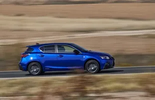 Lexus CT 200h po liftingu — zdjęcie 2