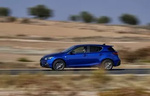 Lexus CT 200h po liftingu — zdjęcie 3
