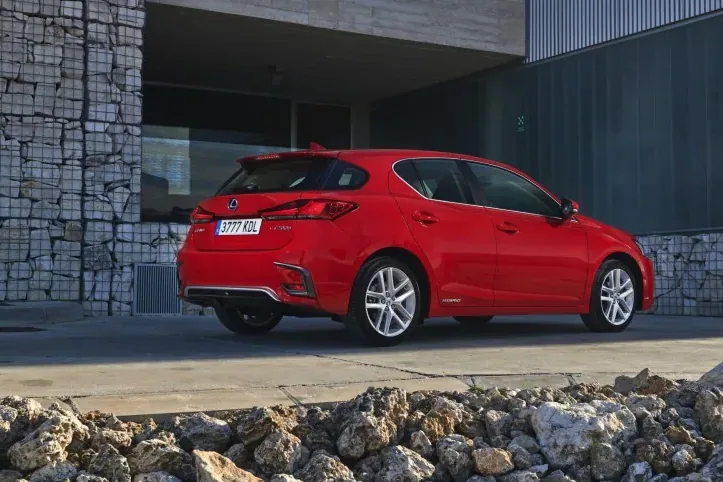 Lexus CT 200h po liftingu