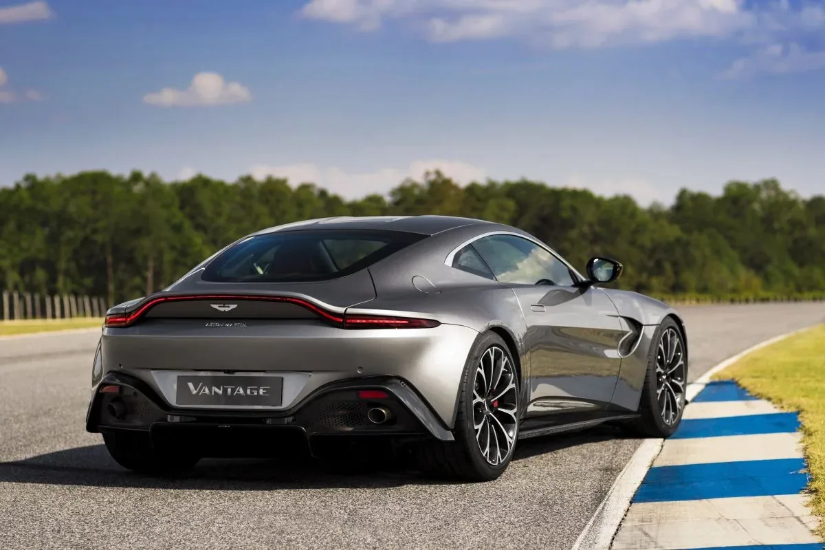 Aston Martin Vantage