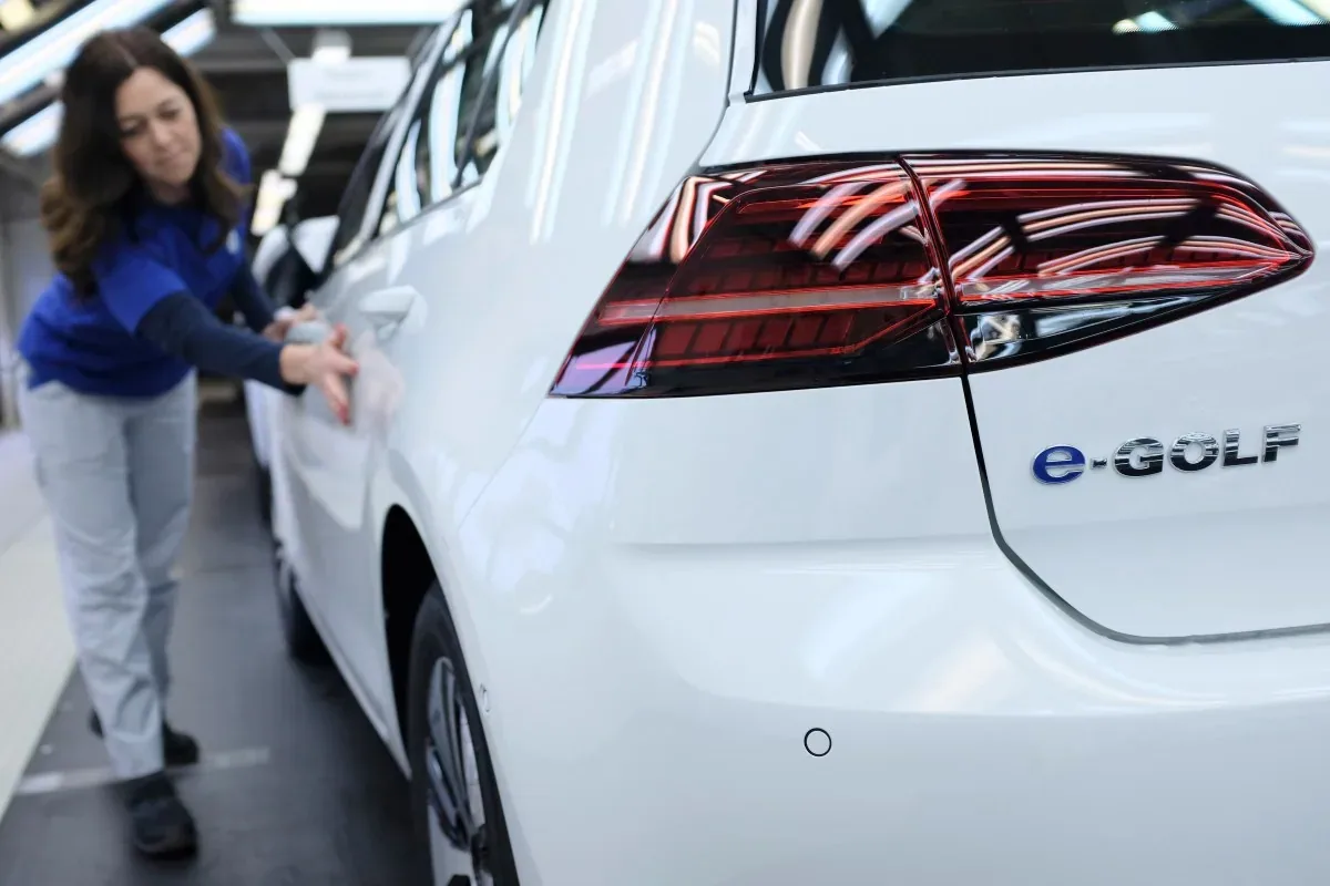 Kolejnym krokiem ma być rozwój aut elektrycznych
