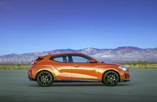 Hyundai Veloster II generacji — zdjęcie 2