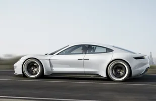 Porsche wyda miliardy na auta elektryczne — zdjęcie 3