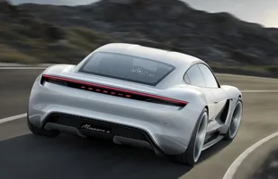 Porsche wyda miliardy na auta elektryczne — zdjęcie 4