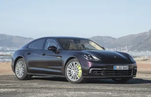 Porsche wyda miliardy na auta elektryczne — zdjęcie 8