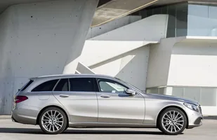 Mercedes klasy C po liftingu — zdjęcie 2