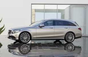 Mercedes klasy C po liftingu — zdjęcie 1