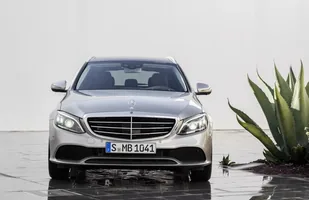 Mercedes klasy C po liftingu — zdjęcie 6