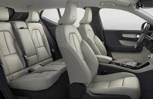 Volvo XC40 z silnikiem trzycylindrowym — zdjęcie 8