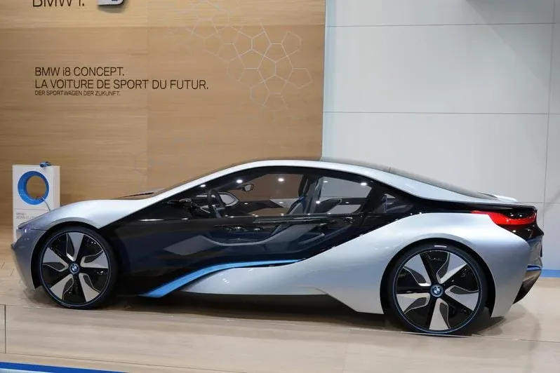 BMW i8