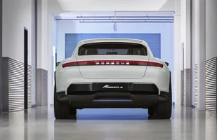 Porsche Mission E Cross Turismo — zdjęcie 6