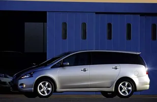 Używane: Mitsubishi Grandis — zdjęcie 4