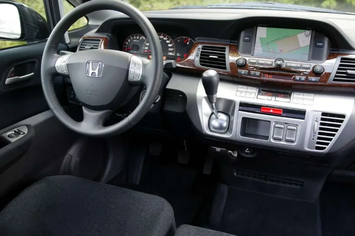Honda FR-V