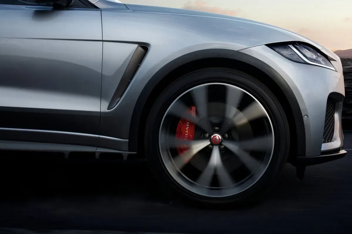 Jaguar F-Pace SVR