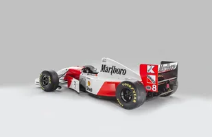 Bolid Ayrtona Senny pod młotek — zdjęcie 6