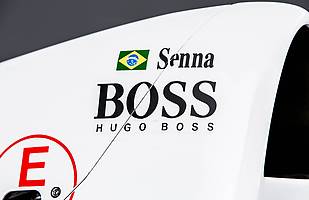 Bolid Ayrtona Senny pod młotek