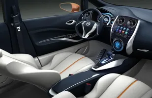 Nissan Invitation - następca Note — zdjęcie 9