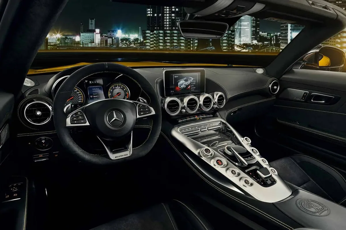 Mercedes AMG GT S Roadster