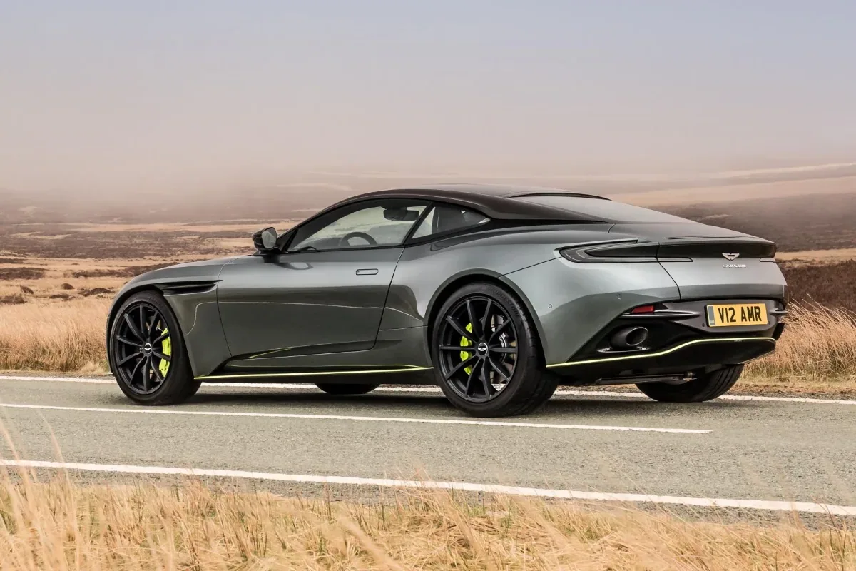 Aston Martin DB11 AMR