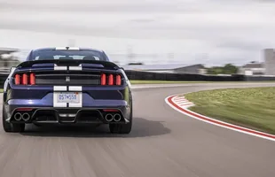 Ford Mustang Shelby GT350 — zdjęcie 2
