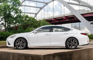 Lexus ES - poskie ceny — zdjęcie 2