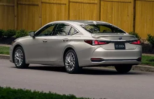 Lexus ES - poskie ceny — zdjęcie 3