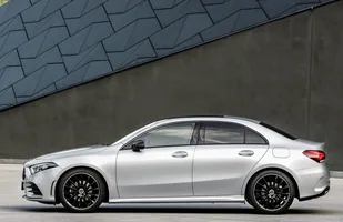Mercedes klasy A sedan — zdjęcie 7