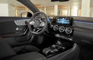 Mercedes klasy A sedan — zdjęcie 8