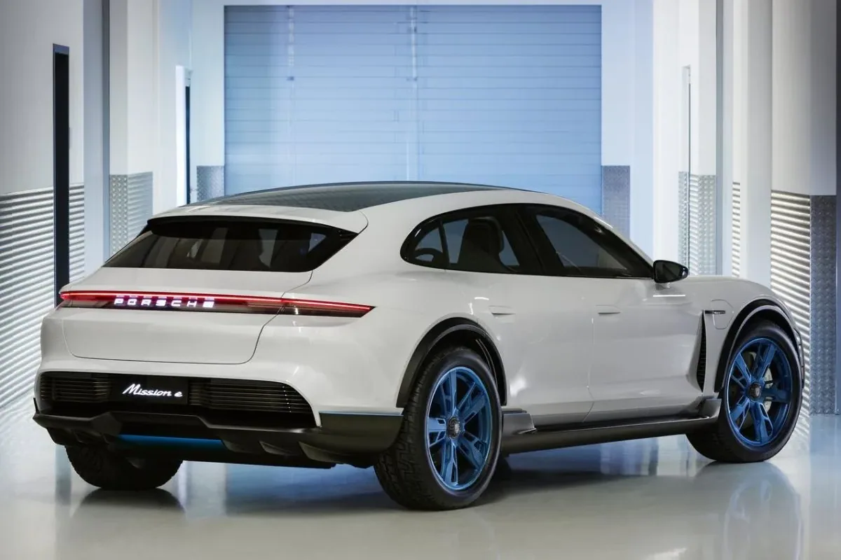 Porsche Mission E Cross Turismo Concept