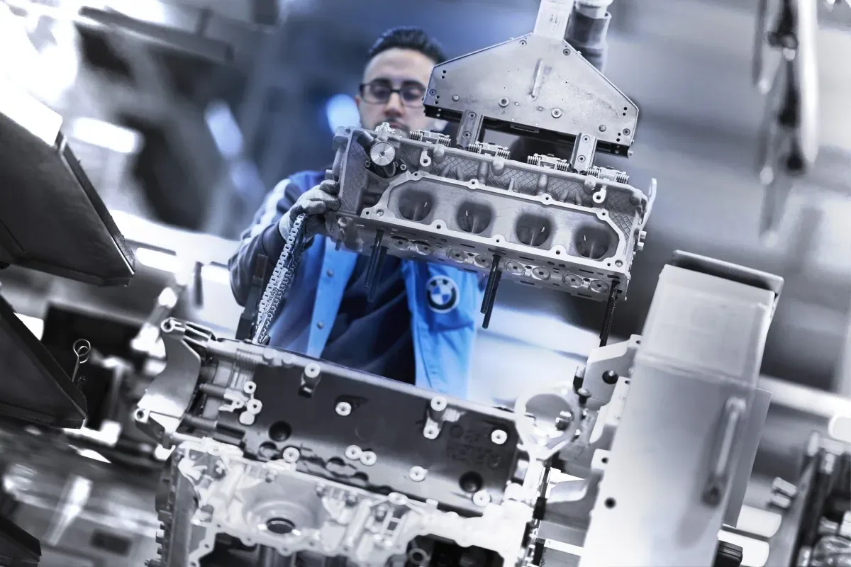 Silnik BMW V8