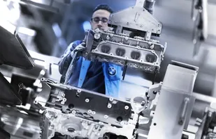 Silnik V8 w BMW serii 8 — zdjęcie 2
