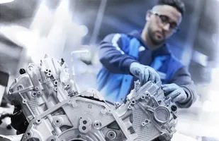 Silnik V8 w BMW serii 8 — zdjęcie 3