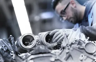 Silnik V8 w BMW serii 8 — zdjęcie 4