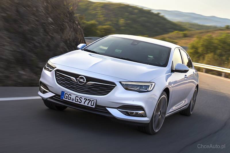 Opel Insignia z nowym silnikiem
