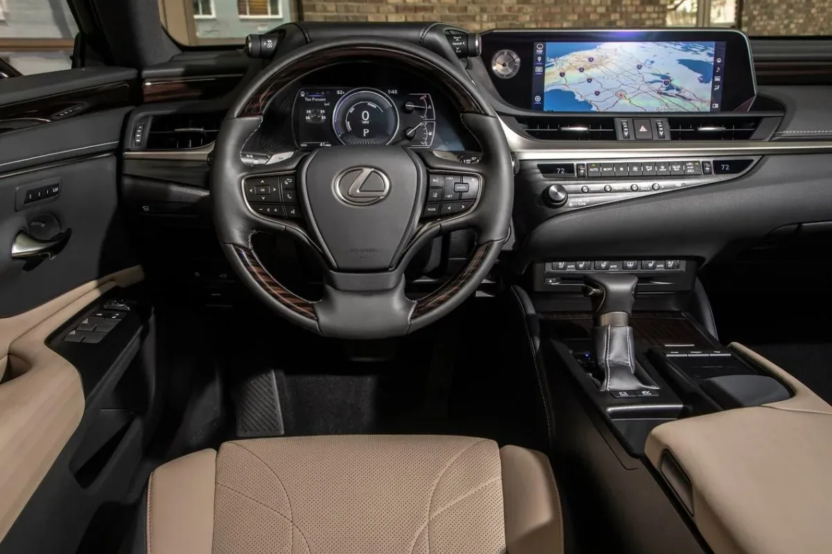 Lexus ES