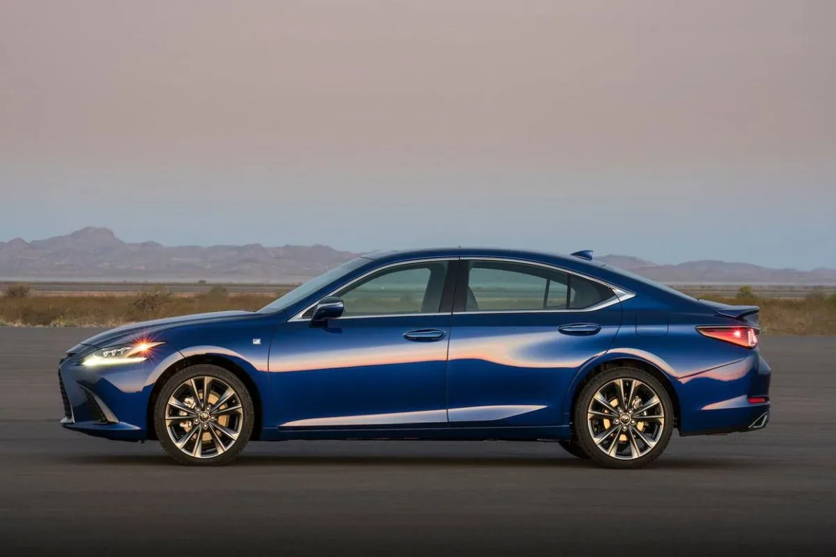 Lexus ES