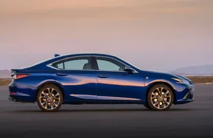 Lexus ES wkracza do Europy — zdjęcie 6