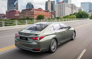 Lexus ES wkracza do Europy — zdjęcie 8