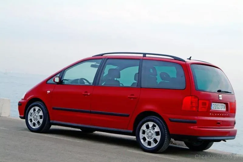 Seat Alhambra (na zdjęciu) różni się od Sharana jedynie znaczkiem
