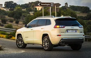 Jeep Cherokee po liftingu — zdjęcie 3