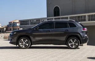 Jeep Cherokee po liftingu — zdjęcie 4