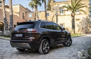 Jeep Cherokee po liftingu — zdjęcie 5