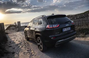 Jeep Cherokee po liftingu — zdjęcie 7