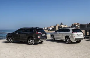 Jeep Cherokee po liftingu — zdjęcie 9