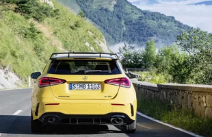 Mercedes-AMG A 35 4MATIC — zdjęcie 9